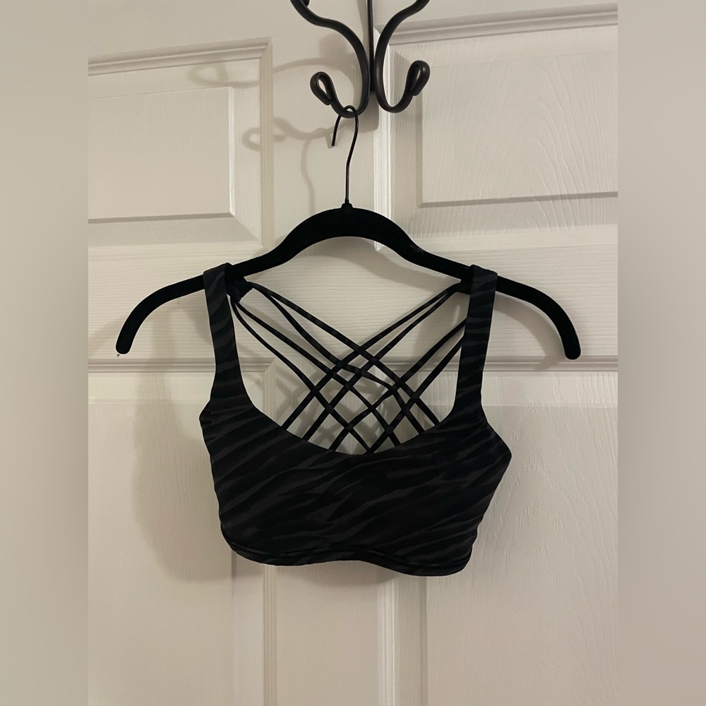 Lululemon sports bra
